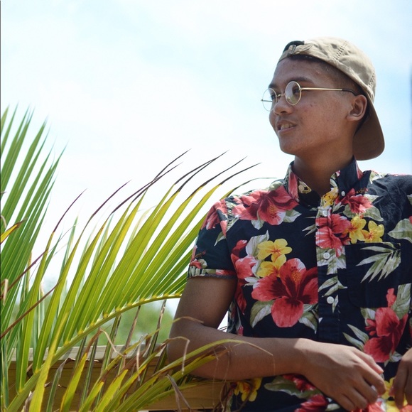 Meet your Posher, Andrew - Picture 1 of 1